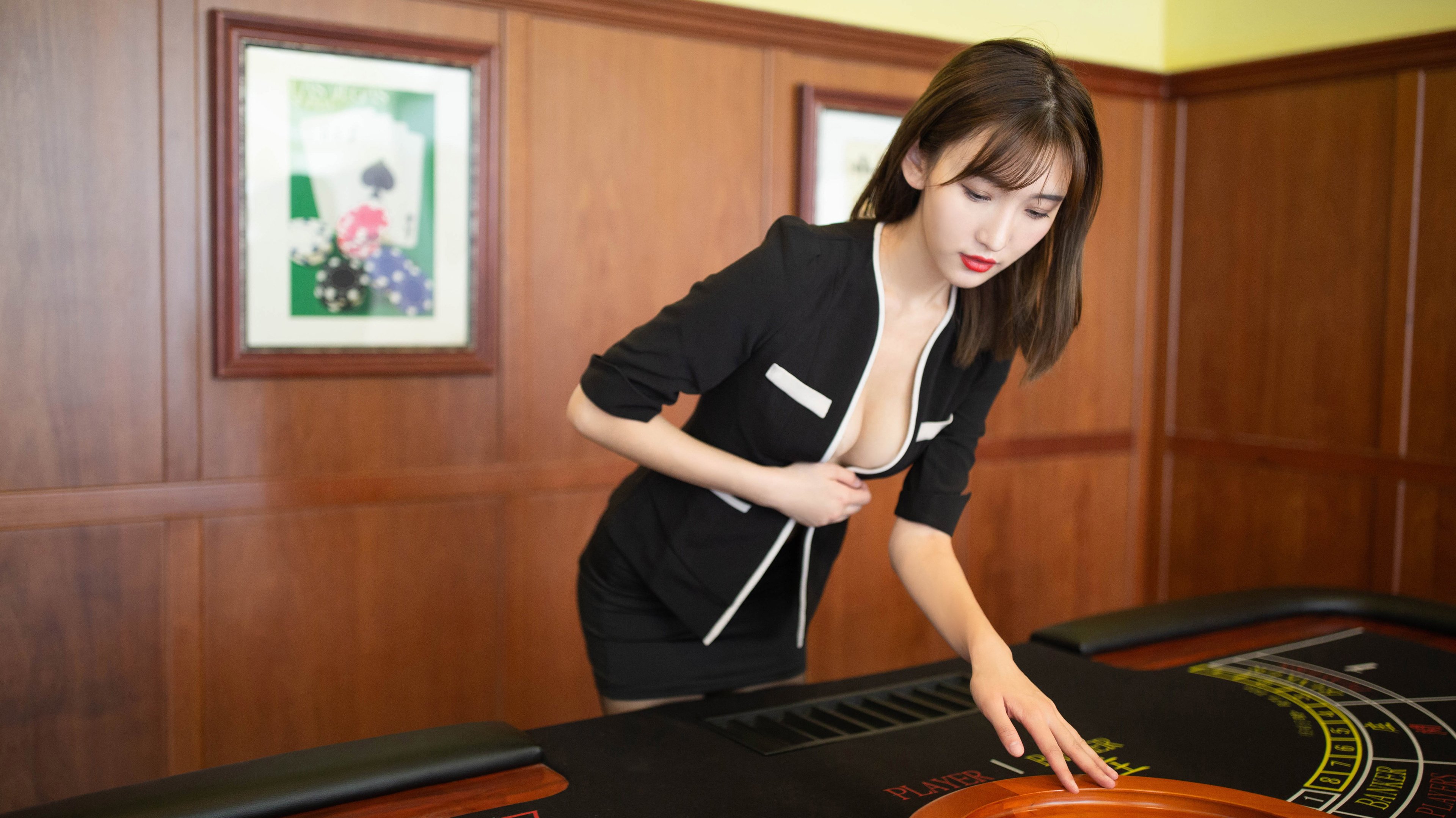 壁球世界赛：体力与战术的双重挑战，壁球比赛视频