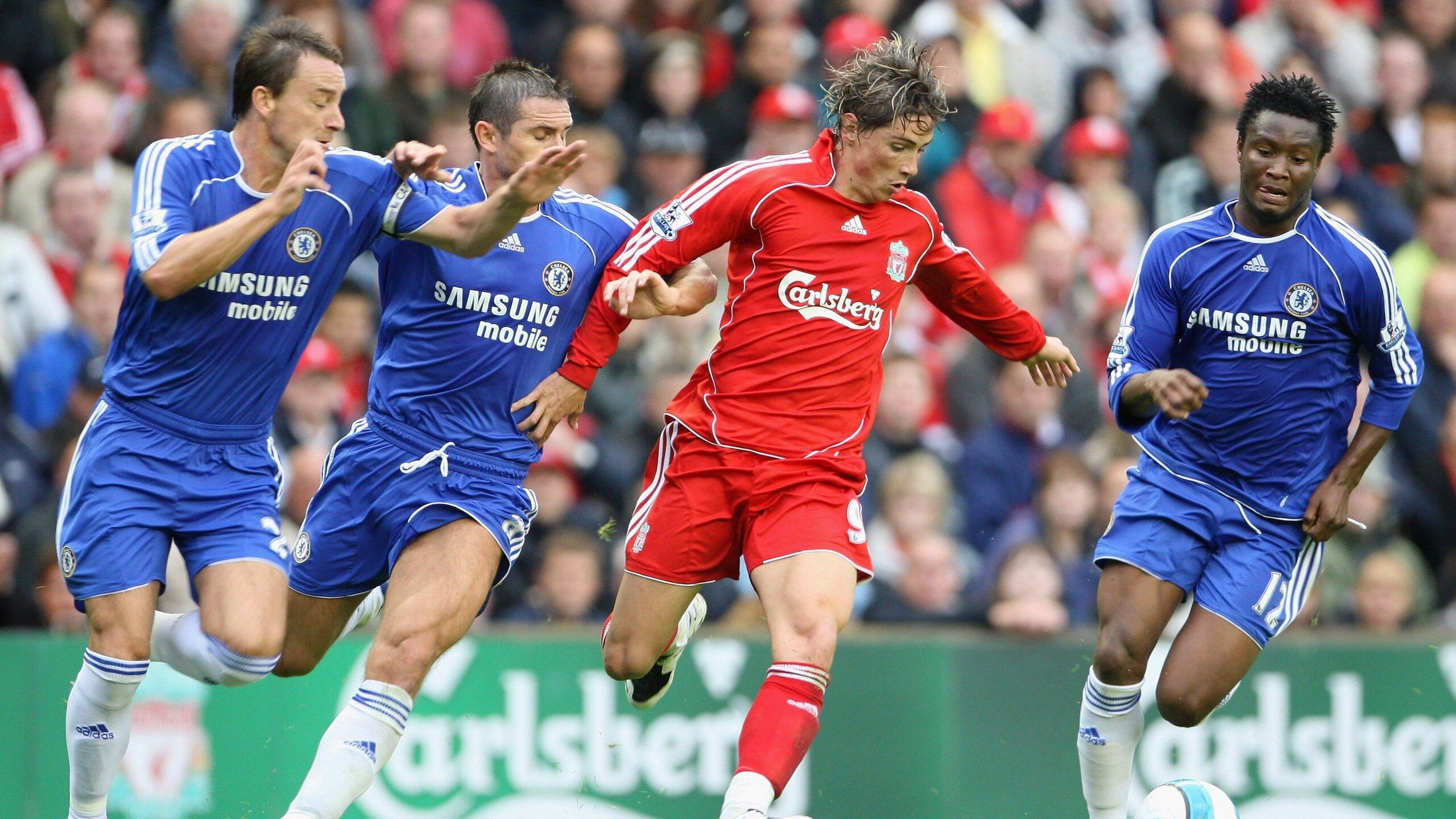 九游网游官网-苏炳添与年轻选手交流起跑技术细节，苏炳添的起跑技术